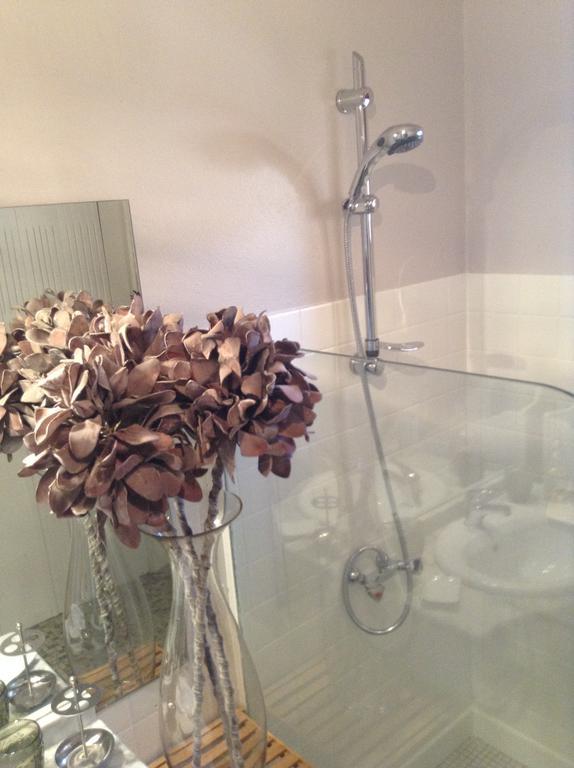 Chateau Nardou Hotel Saint-Sulpice-et-Cameyrac Room photo