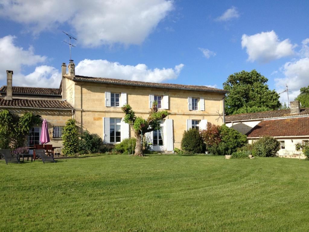 Chateau Nardou Hotel Saint-Sulpice-et-Cameyrac Room photo